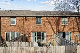 635 Robinwood Dr, Scott Township, PA 15216 - Photo 27