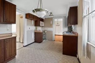 510 Buckingham Dr, Hempfield Township, PA 15601 - Photo 9