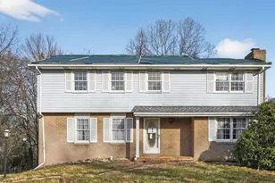 510 Buckingham Dr, Hempfield Township, PA 15601 - Photo 1