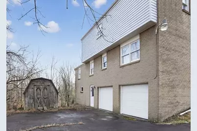 510 Buckingham Dr, Hempfield Township, PA 15601 - Photo 3