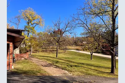 306 Black Walnut Dr, Salem Township, PA 15601 - Photo 9