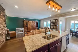 627 Freedom Dr, Collier Township, PA 15106 - Photo 7