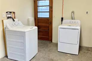 2500 Lynnrose Dr, North Huntingdon, PA 15642 - Photo 49