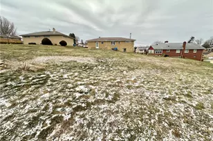 2500 Lynnrose Dr, North Huntingdon, PA 15642 - Photo 47