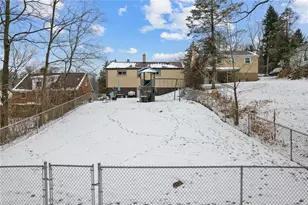 1755 Hallowell St, Pittsburgh, PA 15210 - Photo 37