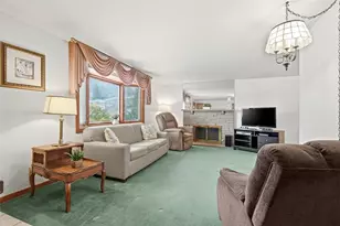 218 Longvue Dr, Ross Twp, PA 15237 - Photo 7