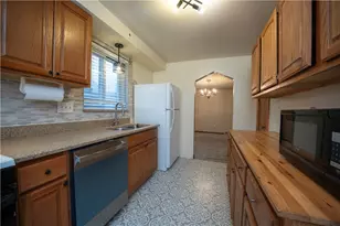 105 Horseshoe Dr, North Versailles, PA 15131 - Photo 5