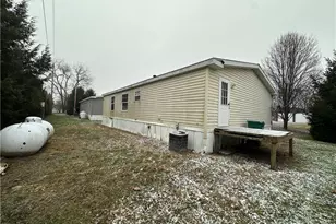 101 Haylees Ln, Summit Township, PA 16002 - Photo 7