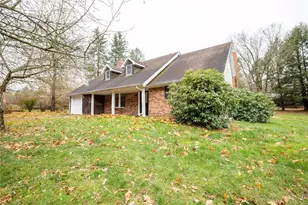 137 Boswell Rd, Saint Clair Township, PA 15944 - Photo 3