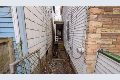 2708 Garbett St, McKeesport, PA 15132 - Photo 9