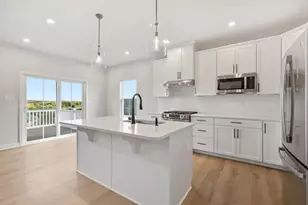 1052 Blackthorne Dr, Penn Twp, PA 15644 - Photo 5