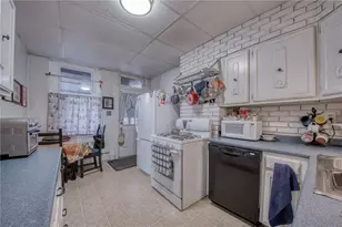 3931 Hoosac St, Pittsburgh, PA 15207 - Photo 9