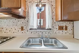 528 Glowood Dr, Pittsburgh, PA 15227 - Photo 19