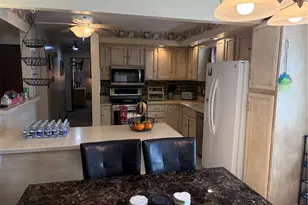 120 Lyn Dale Dr, Center Township, PA 16001 - Photo 3