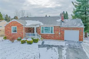 332 E Maitland Ln, Neshannock Township, PA 16105 - Photo 1