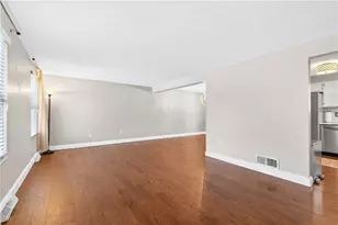 525 Greenspire Ct, Cranberry Township, PA 16066 - Photo 3