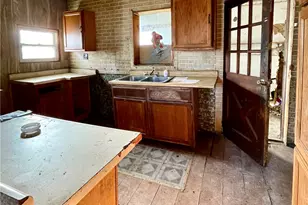 511 N 4th St, Youngwood, PA 15697 - Photo 5