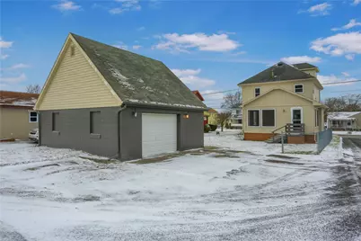 316 Line Ave, Ellwood City, PA 16117 - Photo 3