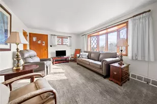 1501 Middlecrest Dr, Pittsburgh, PA 15116 - Photo 5