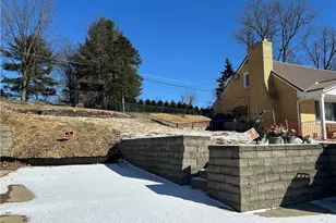 845 Corbett Dr, Pittsburgh, PA 15234 - Photo 3