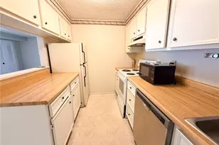 949 Woodhollow Dr, Cranberry Township, PA 16066 - Photo 5