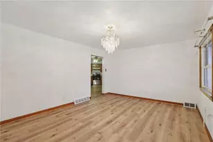 1111 Crowe St, Shenango Township, PA 16101 - Photo 5