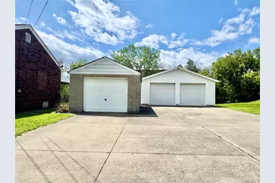1111 Crowe Street, Shenango Township, PA 16101 - Photo 3