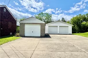 1111 Crowe St, Shenango Township, PA 16101 - Photo 3