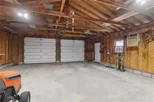 1111 Crowe St, Shenango Township, PA 16101 - Photo 33