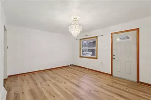 1111 Crowe St, Shenango Township, PA 16101 - Photo 9