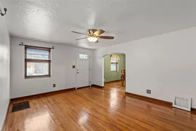 50 Sunrise Dr, Pittsburgh, PA 15236 - Photo 9