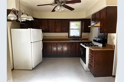 2179 Woodbine Dr, Hermitage, PA 16148 - Photo 9