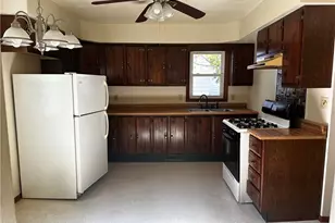 2179 Woodbine Dr, Hermitage, PA 16148 - Photo 9