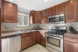 301 Amity Rd, Ross Twp, PA 15116 - Photo 7