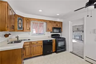 444 Bartola St, Scott Township, PA 15243 - Photo 9