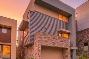 15 Bailey Park Ln, Pittsburgh, PA 15210 - Photo 1