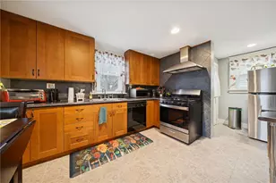 414 Guy St, Jeannette, PA 15644 - Photo 9