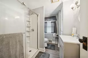 414 Guy St, Jeannette, PA 15644 - Photo 17