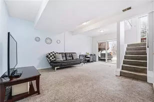 2671 Hunters Point Dr, Pittsburgh, PA 15090 - Photo 21