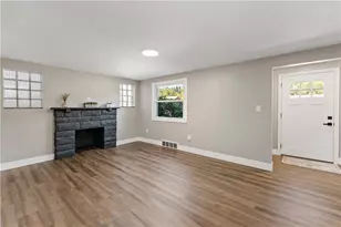 4596 Echo Glen Dr, Pittsburgh, PA 15236 - Photo 3