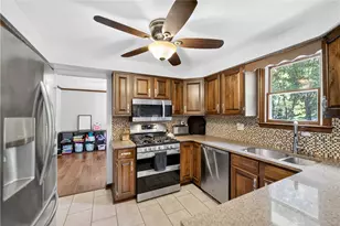 269 Kinvara Dr, Ross Twp, PA 15237 - Photo 13