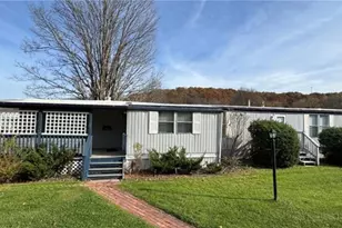 428 Meadows Dr, Washington Township, PA 15613 - Photo 1