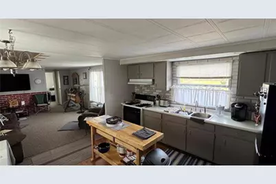 428 Meadows Dr, Washington Township, PA 15613 - Photo 5