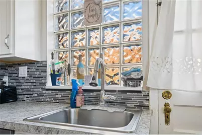 203 Kingston Dr, Wilkins Township, PA 15235 - Photo 9