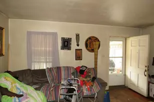 2145 Village Dr, Pittsburgh, PA 15221 - Photo 3