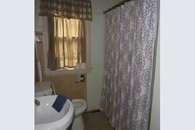 2145 Village Dr, Pittsburgh, PA 15221 - Photo 11