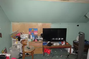 2145 Village Dr, Pittsburgh, PA 15221 - Photo 25