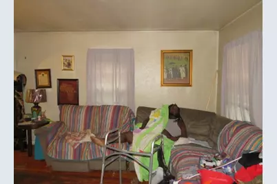 2145 Village Dr, Pittsburgh, PA 15221 - Photo 5