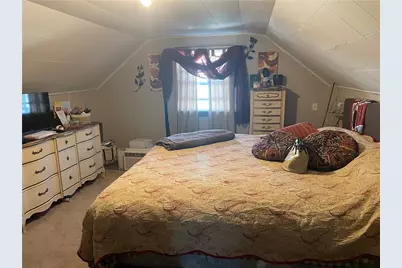 110 N 4th St, Youngwood, PA 15697 - Photo 13