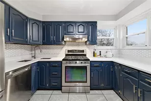 870 Middle Rd, Baldwin Twp, PA 15234 - Photo 11